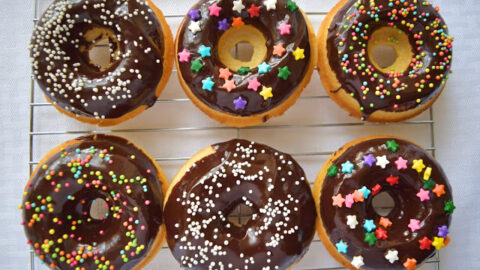 バンクシー Donuts(chocolate) エスタンプリトグラフ 9/150 Vanilla Cake Doughnuts with Easy Milk Chocolate Frosting – A