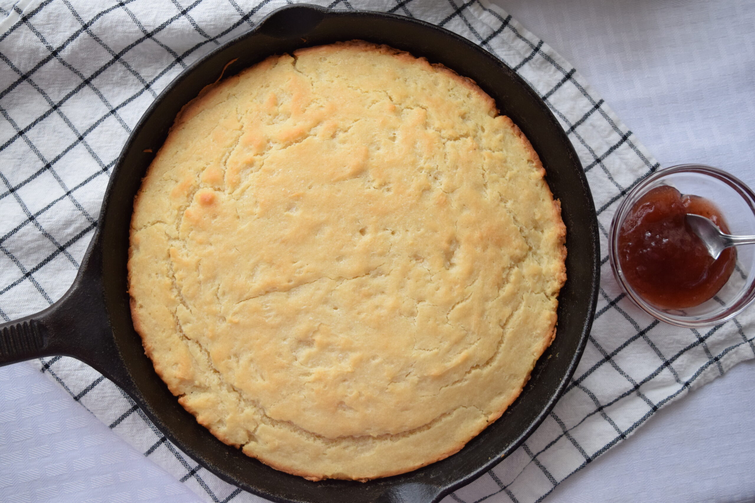 Why My Cast Iron Skillet Is My Favorite Biscuit Pan