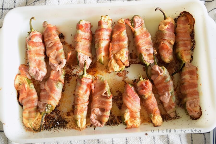 It’s day 3 of #BBQWeek!! Today I’m sharing how I made these delicious Baked Sweet and Smoky Jalapeño Poppers using two delish rubs from @rainierfoods!! #ad #sponsored Be sure to visit my blog to get this recipe and to enter for your chance to win the prize packs provided by our generous sponsors! Link to this post is in my bio! #bbqweek #giveaway #jalapenopoppers #grillporn #grillrecipes #bbqrecipes #yougottaeatthis #eeeeeats #huffposttaste #buzzfeast
