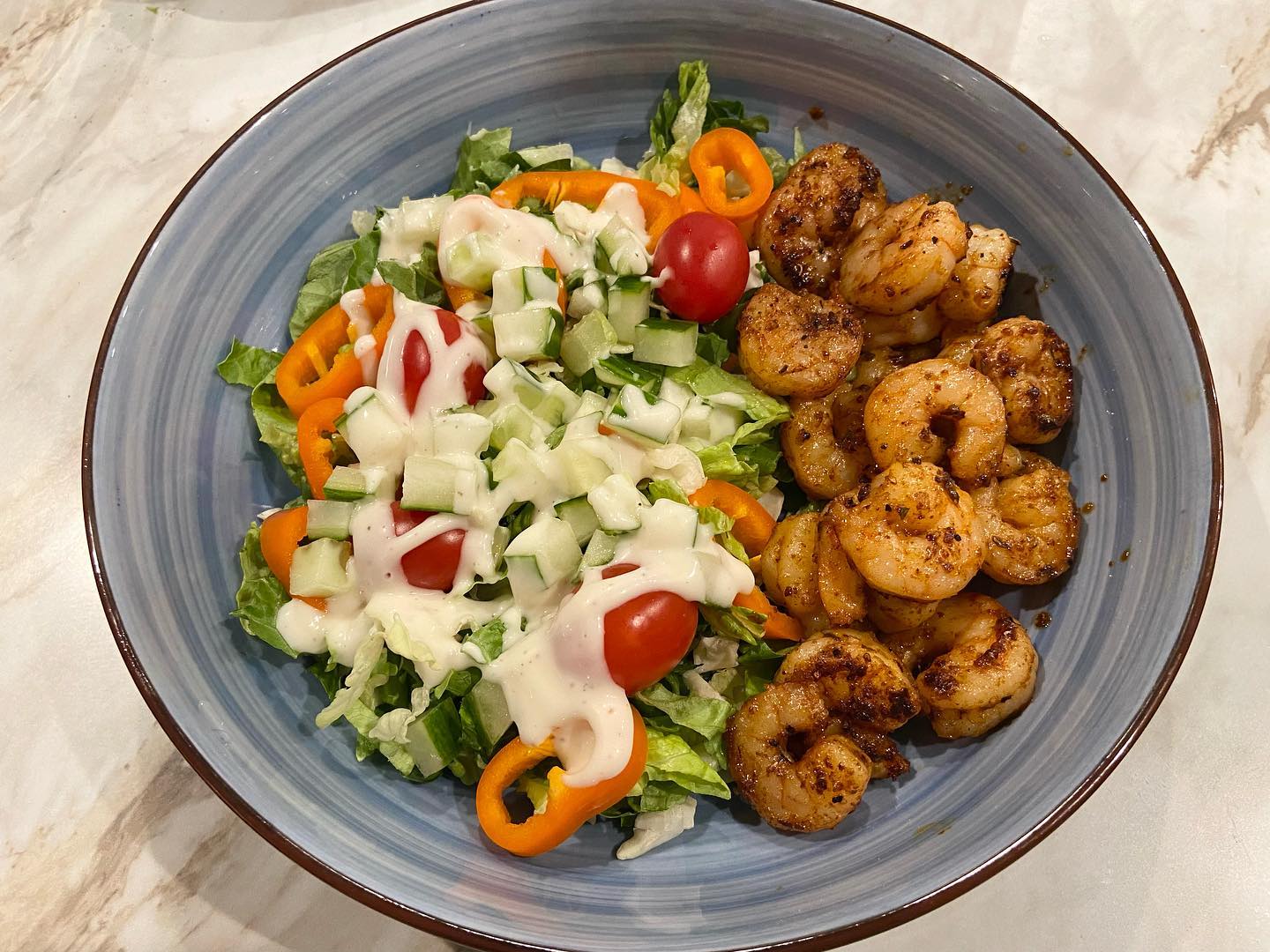 Low carb and yummy! This was dinner earlier tonight. 😍 Blackened shrimp and a crisp green salad 🥗🍤I can eat salad all year round. What about you? #whatsfordinner #saladlover #lowcarb #deliciousness #eeeeeats