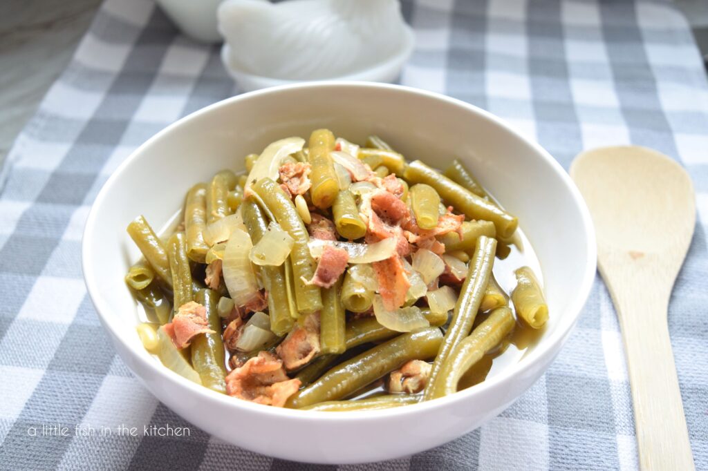 Slow Cooker Green Beans with Bacon & Potatoes - Simply Happy Foodie