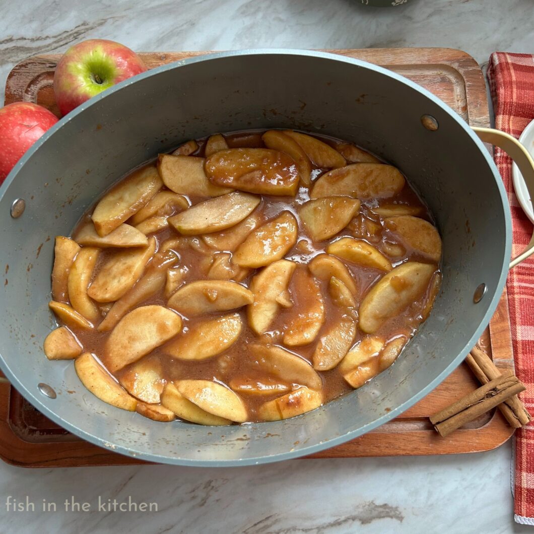Slow Cooker Pumpkin Spice Country  Apples